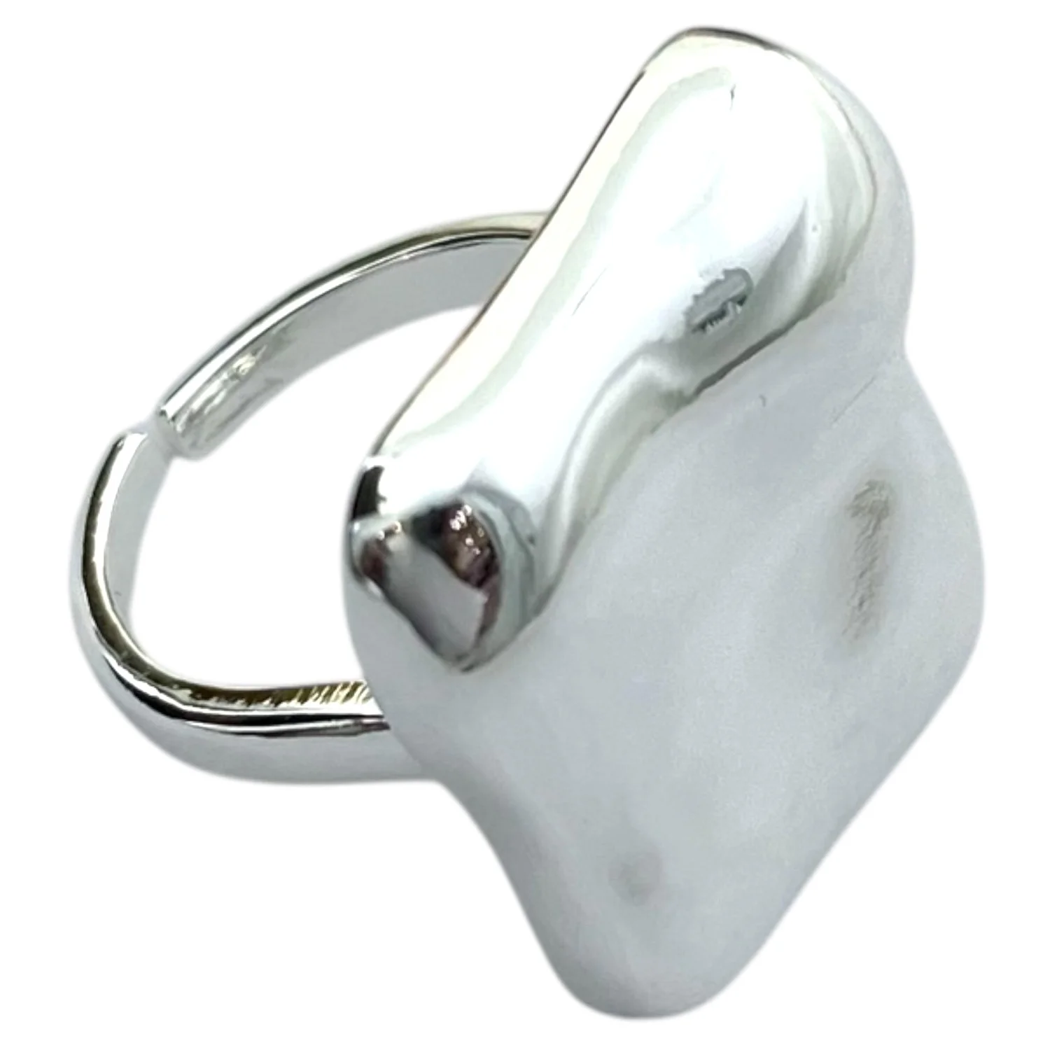 انگشتر زنانه مینیمال با طرح مربع نقره ای