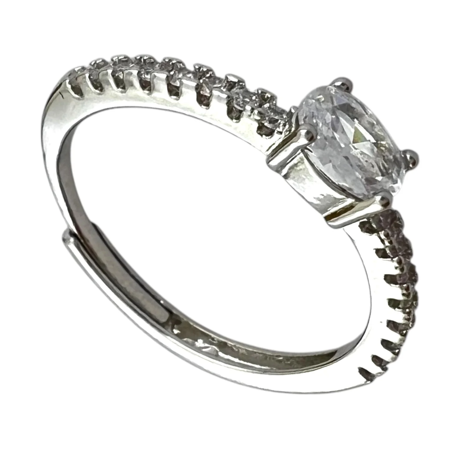 انگشتر زنانه طرح تک نگین ظریف و شیک