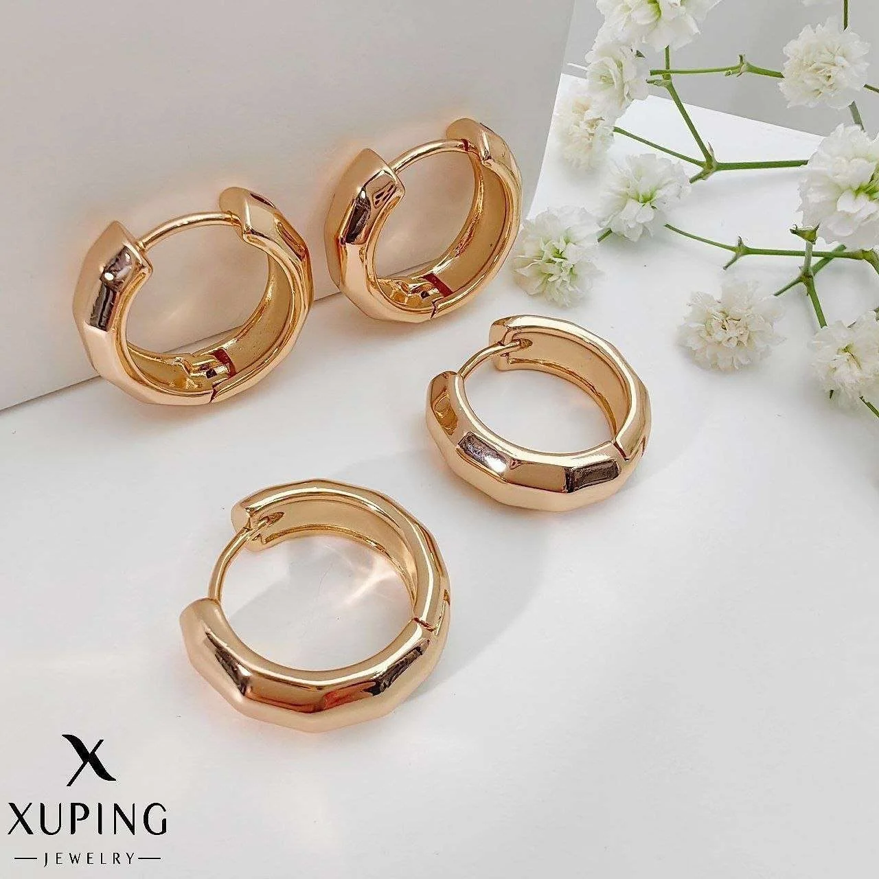 گوشواره زنانه حلقه ای طرح هشت‌ضلعی تابان برند ژوپینگ