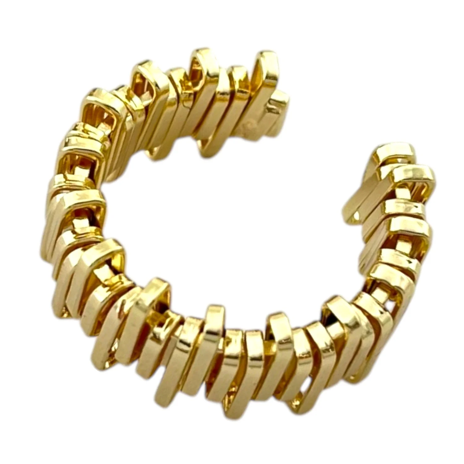 انگشتر زنانه با طرح حصیری خطی مینیمال و روکش طلایی