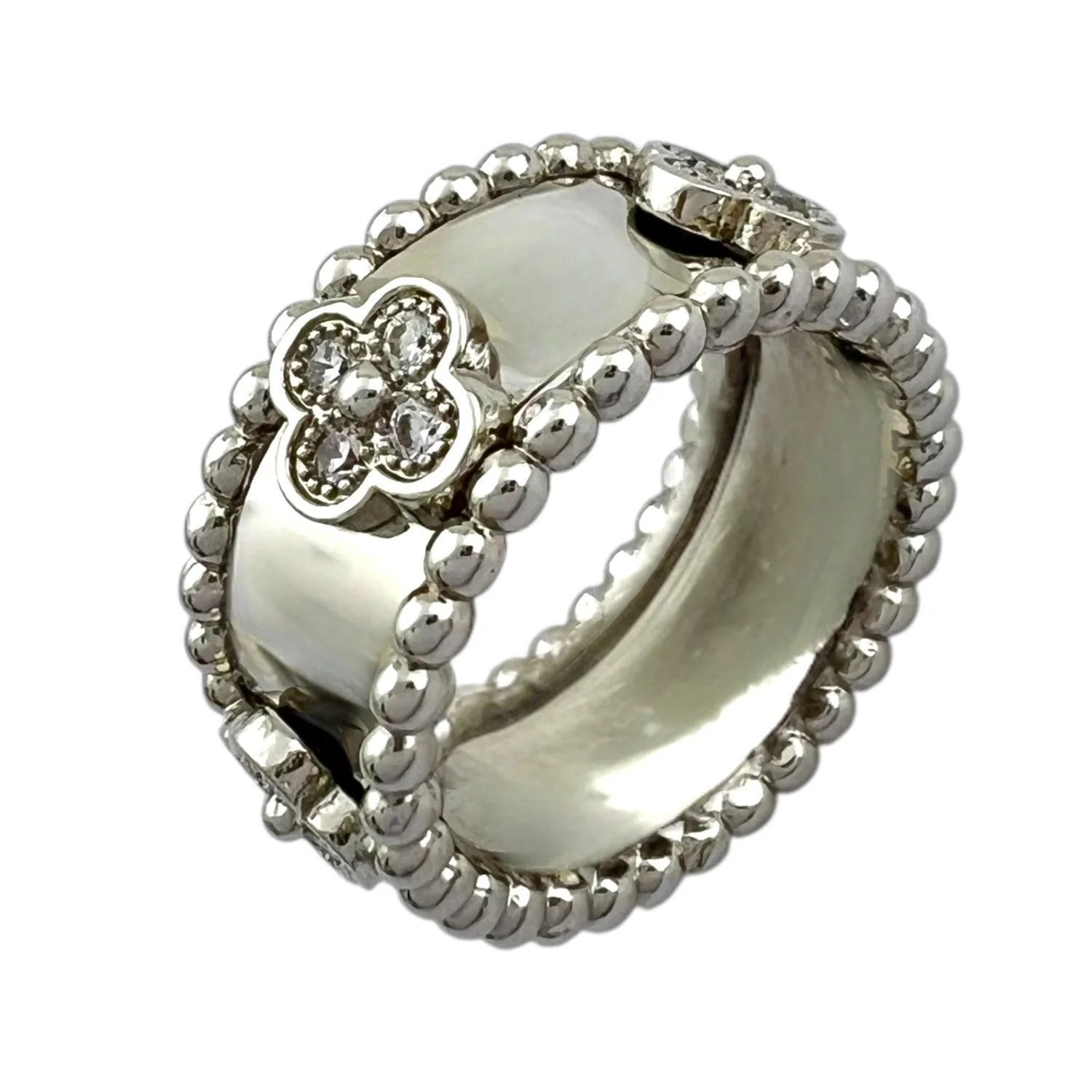 انگشتر زنانه با طرح ونکلیف و نگین های درخشان جواهری