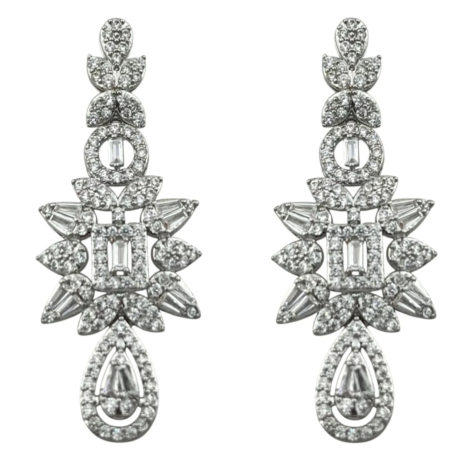 گوشواره زنانه طرح جواهری، انتخابی بی‌نظیر برای درخشش