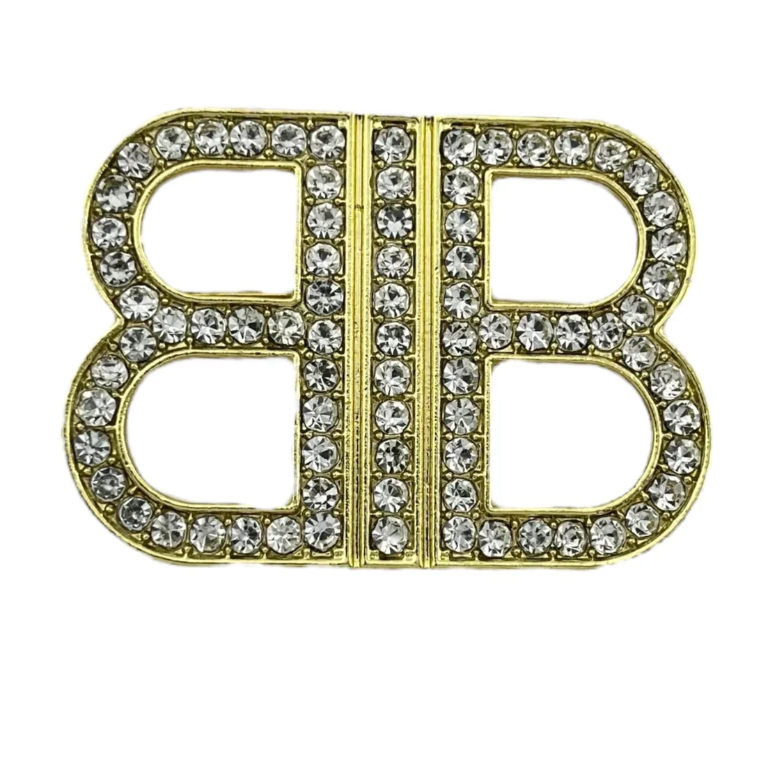 گل سینه زنانه طرح بلنسیاگا نگین دار، انتخابی شیک 