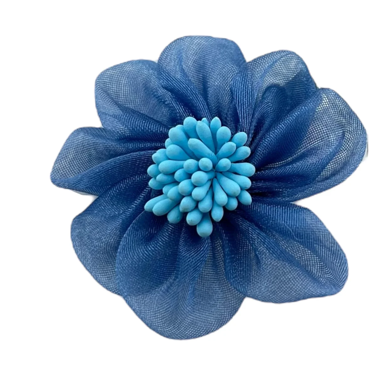 گل سینه زنانه شیک با طرح گل پارچهای زیبا