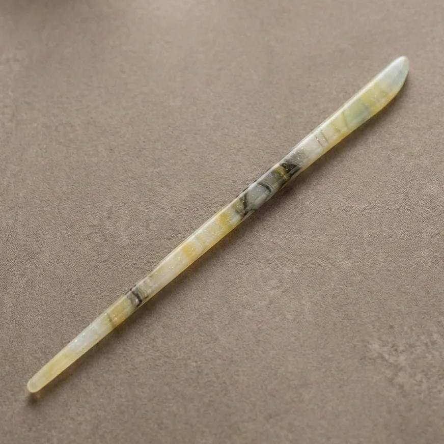 کانزاشی مو زنانه رزینی شفاف طرح ابر و باد سبز‑شیری مدل میست