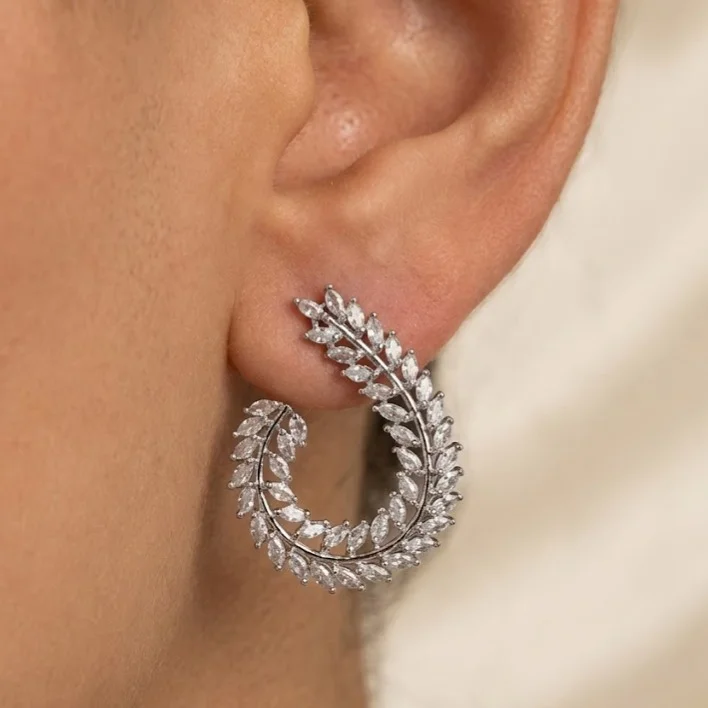 گوشواره زنانه مجلسی طرح جواهر دنباله‌دار مدل لورینا