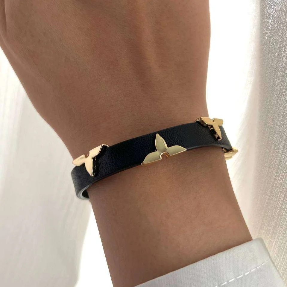 دستبند چرم زنانه طرح لویی ویتون با قفل کمربندی شیک