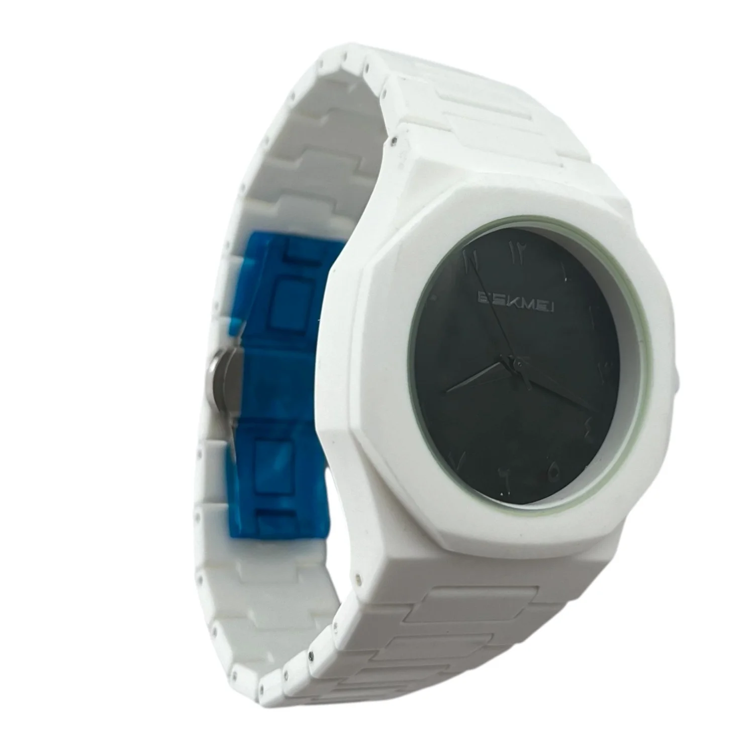 ساعت مچی سفید اسکمی، طرحی مدرن برای استایلی خاص Skmei