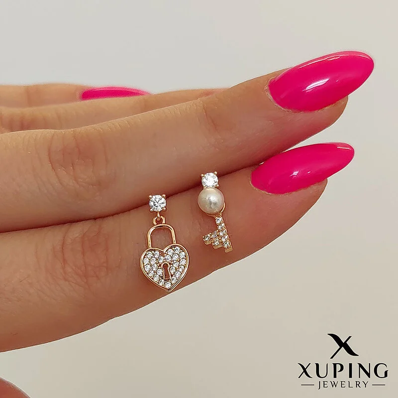 گوشواره تابه‌تا طرح قفل و کلید ژوپینگ با مروارید پرورشی