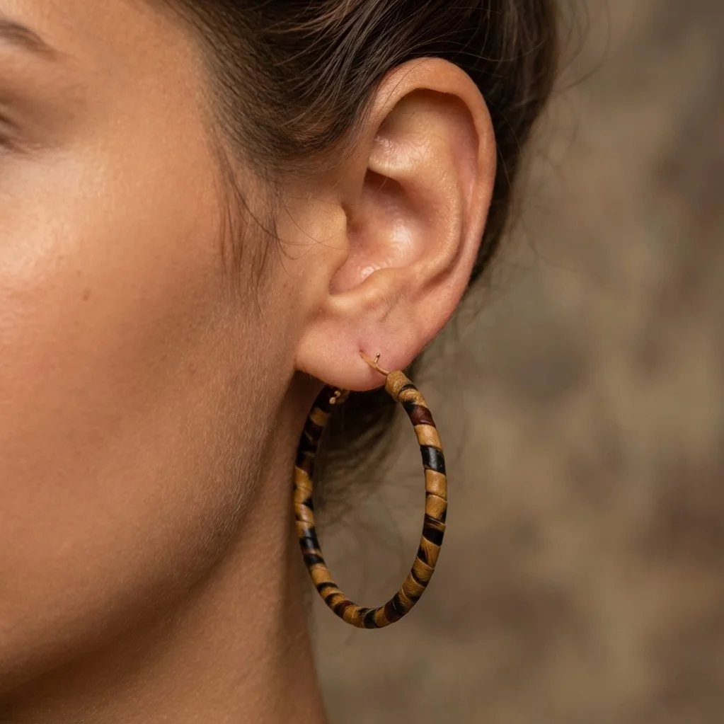 گوشواره زنانه مدل سیروکو طرح حلقهای بزرگ با بافت پلنگی