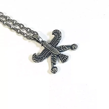 گردنبند مردانه با طرح شهباز، نمادی از شکوه و اصالت ایرانی