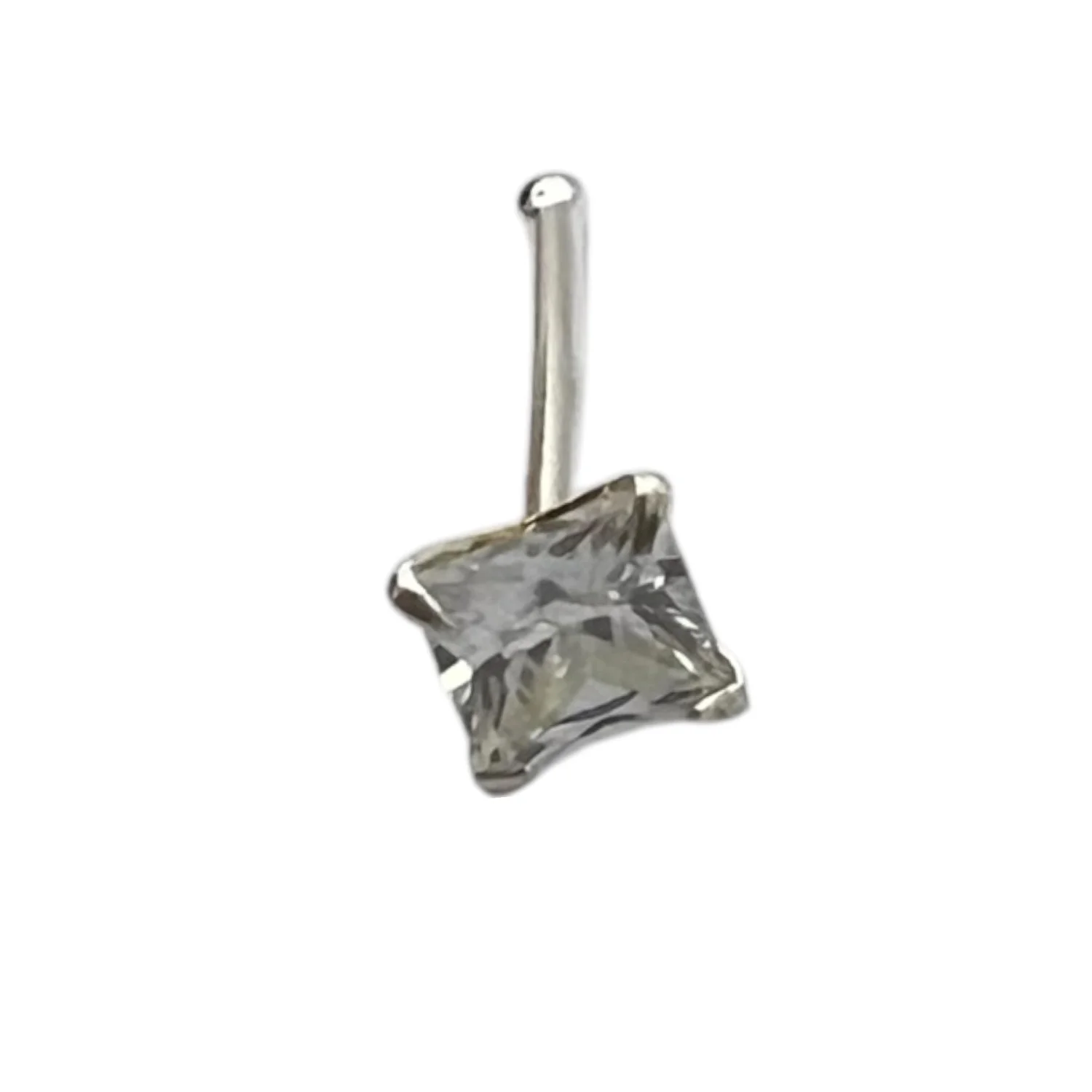 پیرسینگ بینی نقرهای نگین مربعی