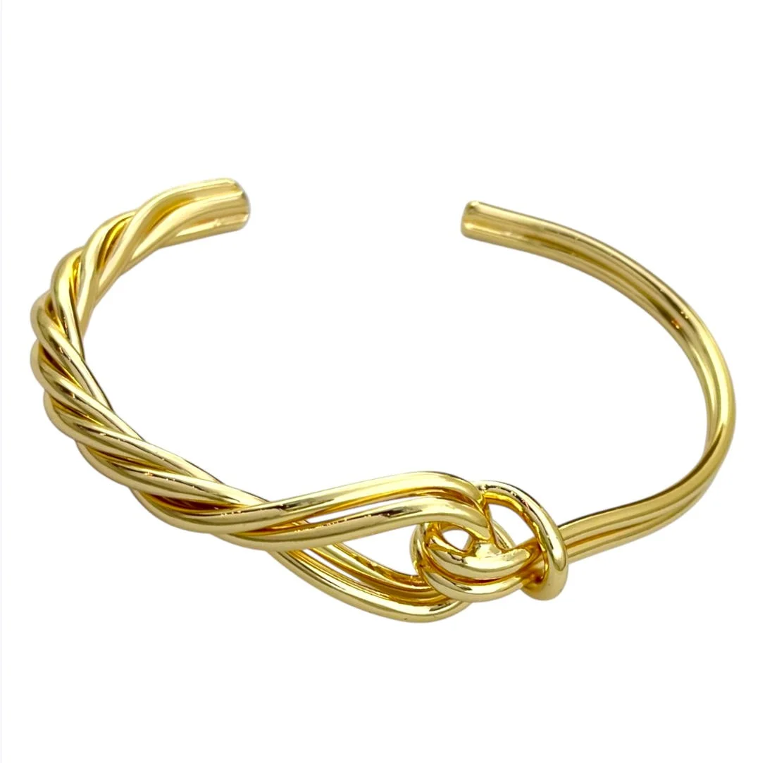 دستبند بنگل زنانه مدل نُرِیا طرح گره ظریف رنگ طلایی